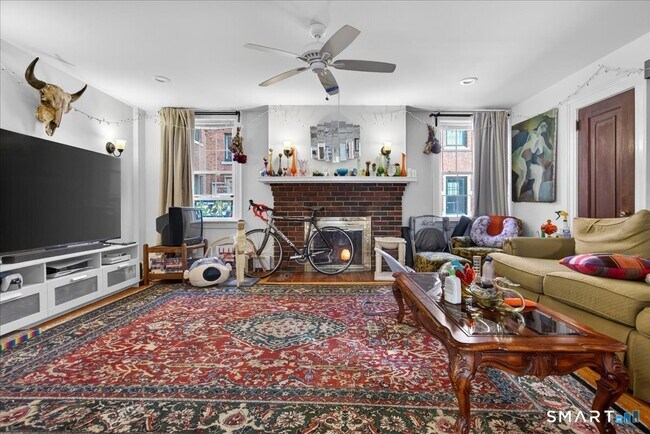 Foto del edificio - 151 Cold Spring St