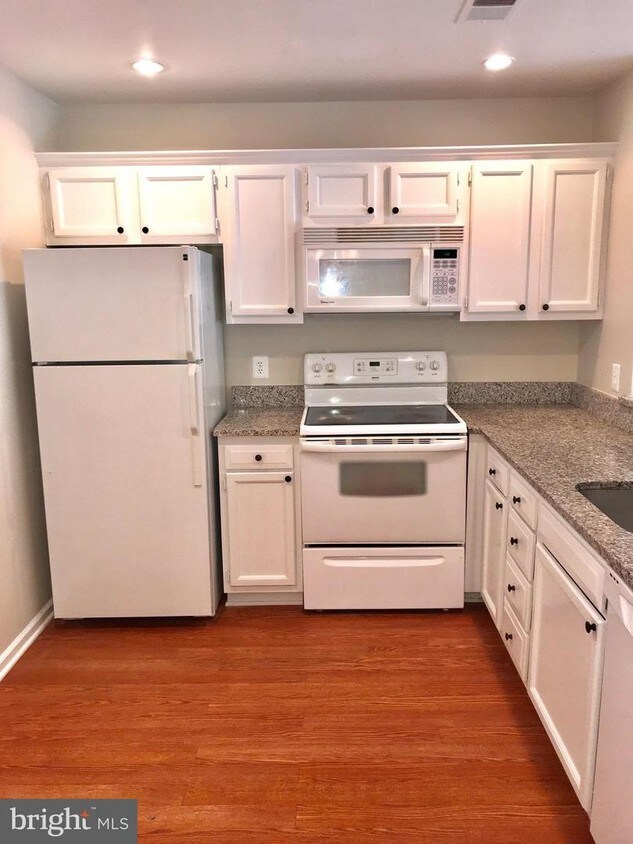 6607 Jupiter Hills Cir Unit E, Alexandria, VA 22312 Condo for Rent in