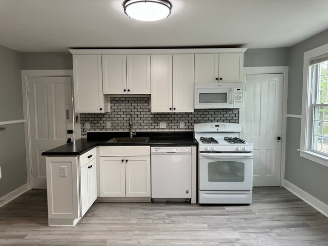 Building Photo - 204 Home St Building Photo - 204 Home St