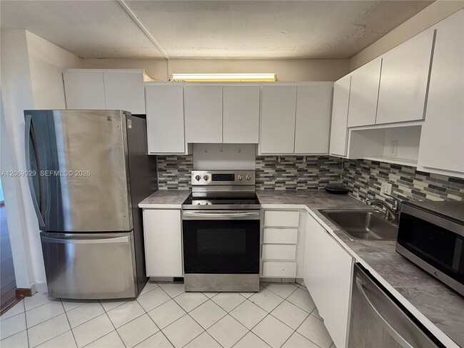Foto del edificio - 2801 NE 183rd St
