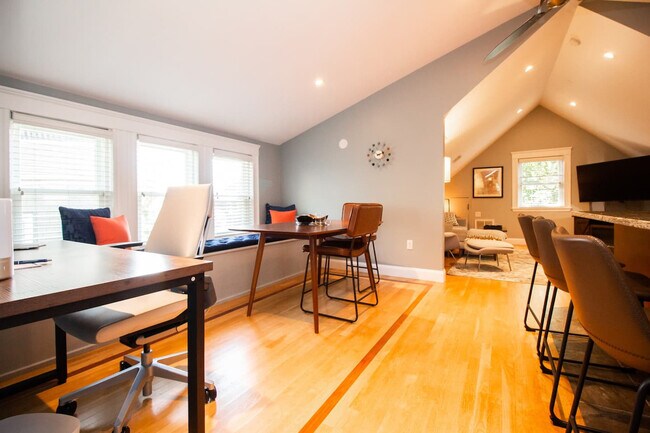 Building Photo - 247 Savin Hill Ave
