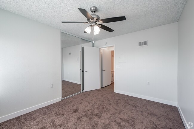 Building Photo - Oak Park Apartments