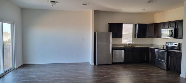 Foto del edificio - 19416 Samuel Welch Wy