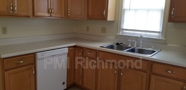 Building Photo - 5105 Blossomwood Cir