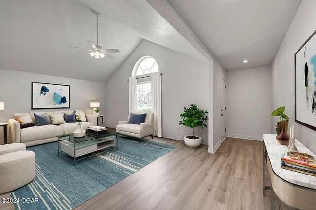 Foto del edificio - 301 W Briarbrook Ln