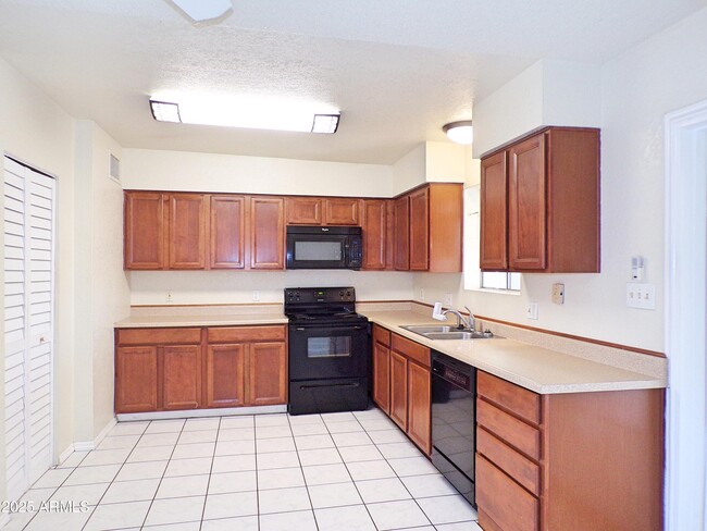 Building Photo - 201 Terra Dr