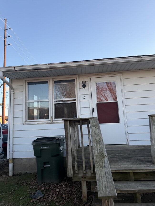 Building Photo - 22062 Sunset Dr
