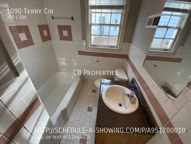 Building Photo - 1090 Terry Cir