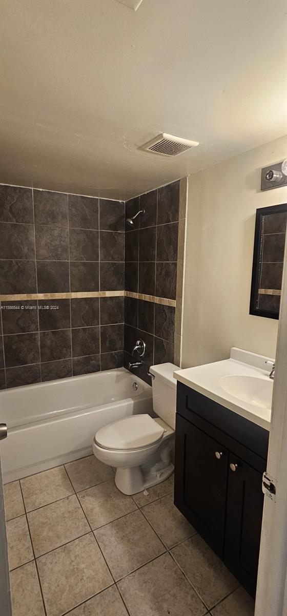 Foto del edificio - 3399 Foxcroft Rd
