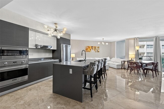 Foto del edificio - 9821 E Bay Harbor Dr