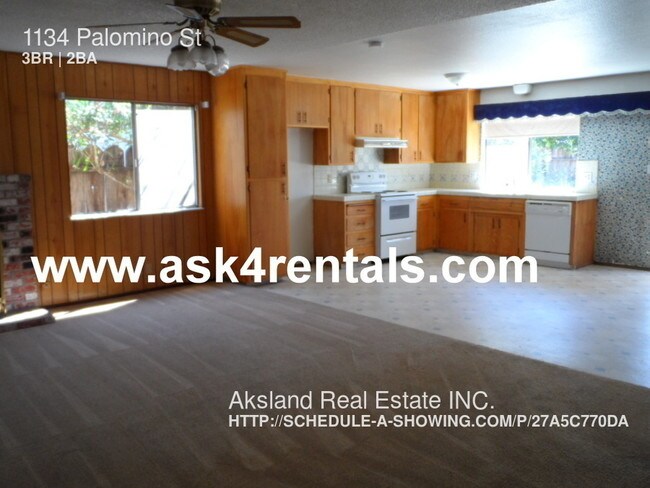Building Photo - 1134 Palomino St