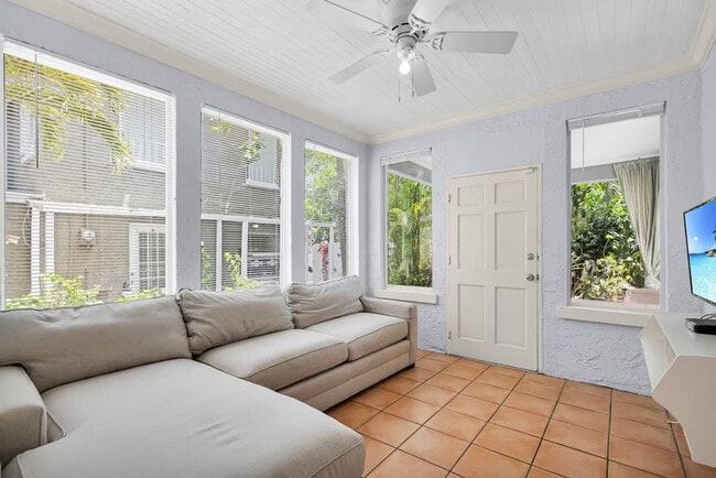 Building Photo - 2901 Spruce Ave