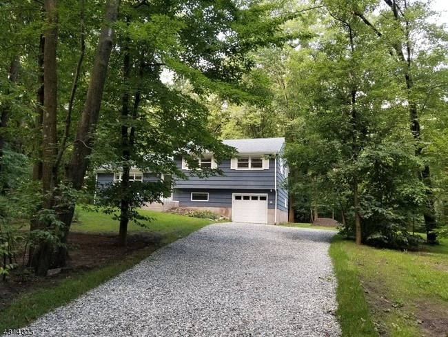 Building Photo - 33 Red Barn Ln