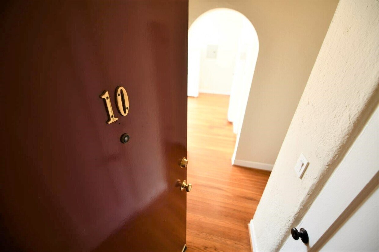 Foto principal - 479 Merritt Ave