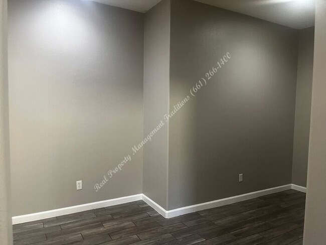 Foto del edificio - Beautiful Spacious 5 Bedroom Home Located ...