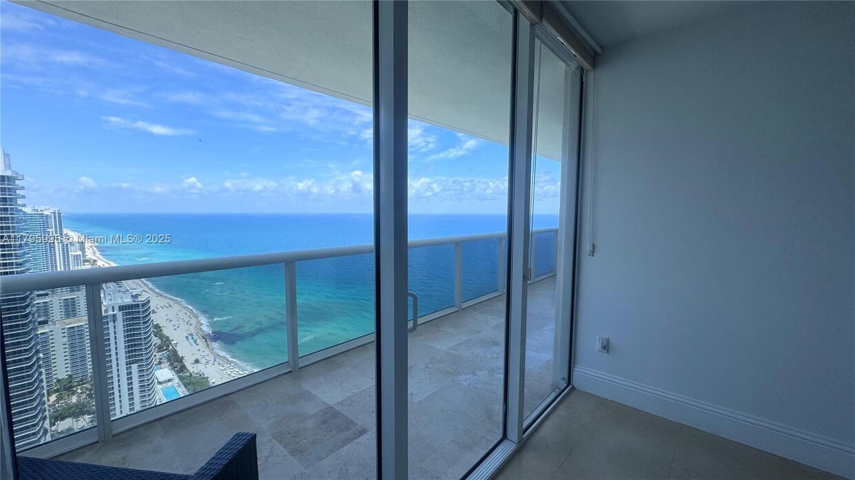 Foto principal - 1830 S Ocean Dr
