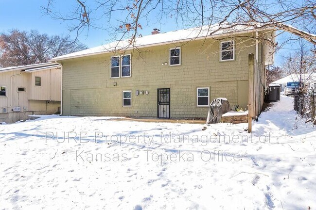 Building Photo - 9917 Flora Ave