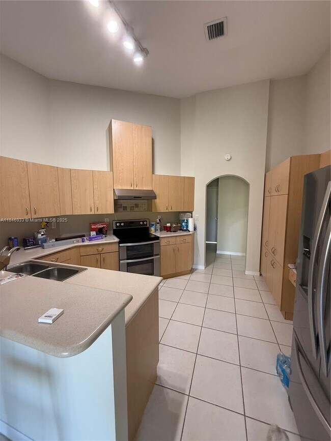 Foto del edificio - 15945 NW 81st Ct