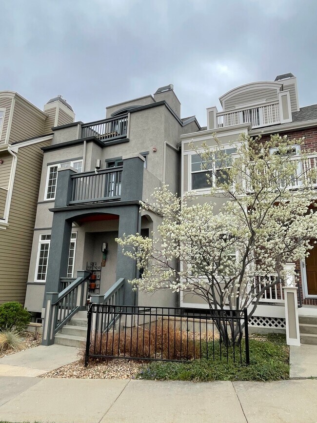 Foto del edificio - 440 Laramie Blvd