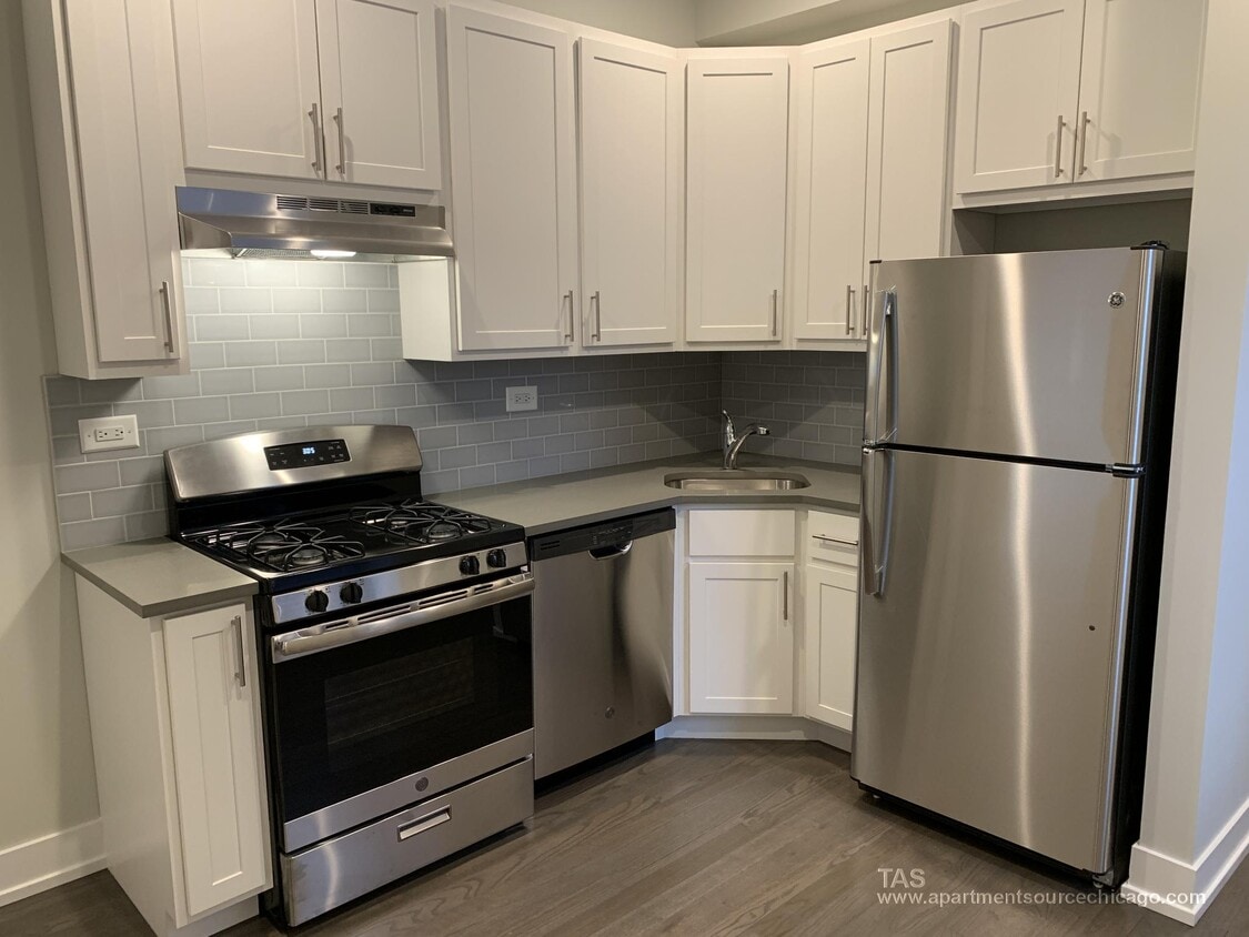 Primary Photo - 849 W Lill Ave