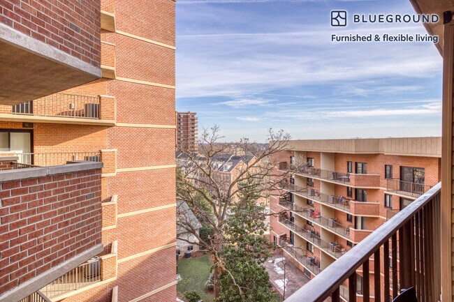 Foto del edificio - 2500 Clarendon Blvd