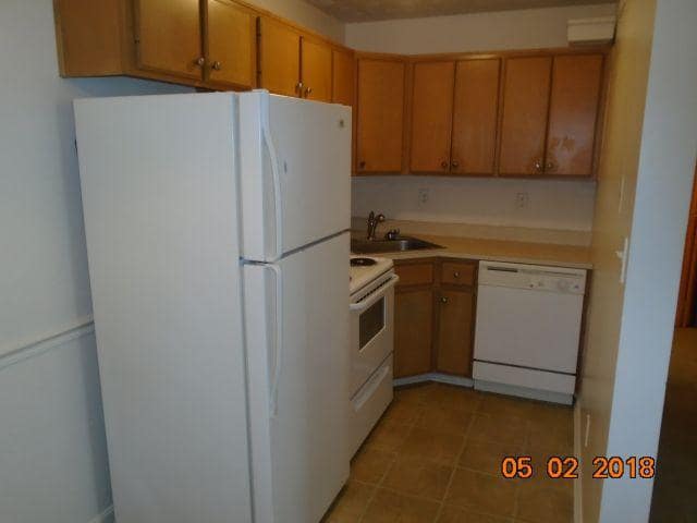 Building Photo - 5208 Hasbrook Dr
