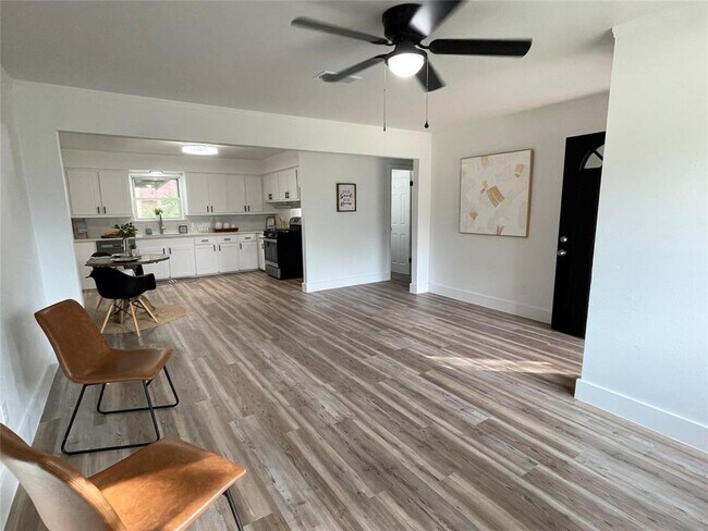 Foto del edificio - 1107 Dover Cir