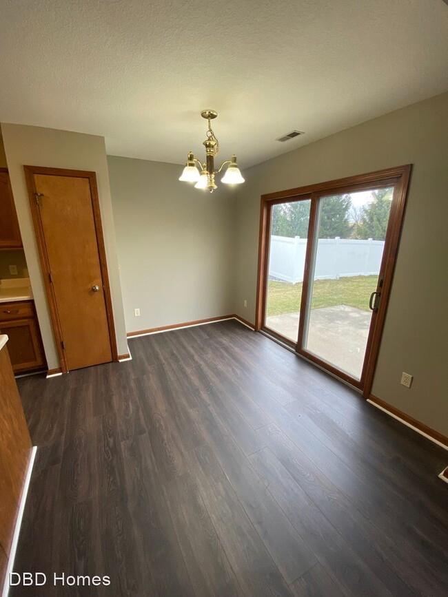Building Photo - 3 br, 2 bath House - 9422 Acacia Passage