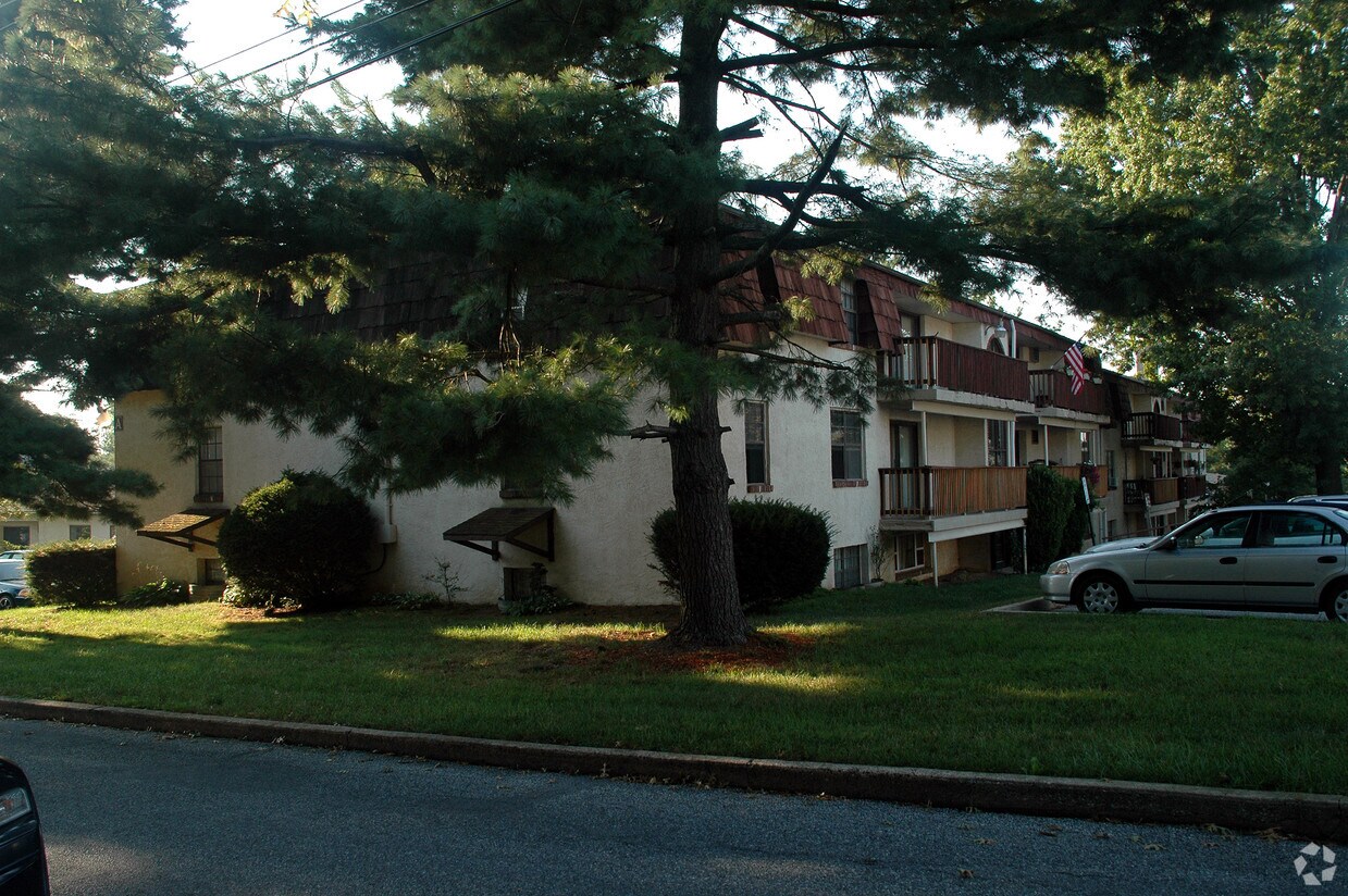 Foto del edificio - Juniper Hill Apartments