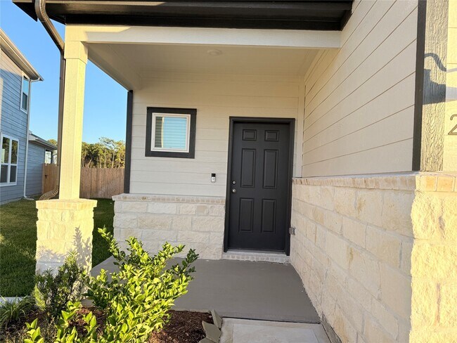 Foto del edificio - 24645 Cascade Haven Rd