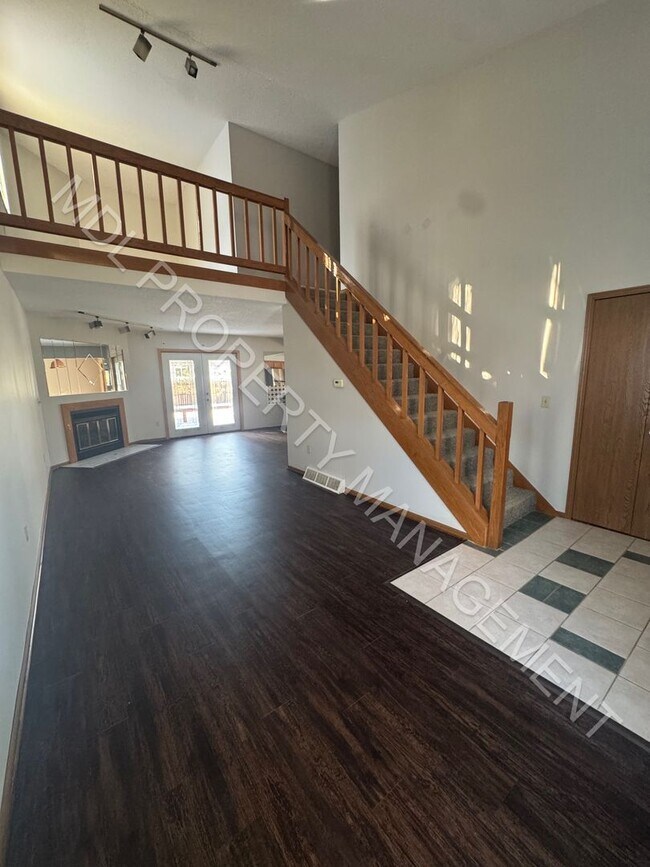 Foto del edificio - Beautiful 2 Bedroom 2.5 Bath home in Saginaw Township!