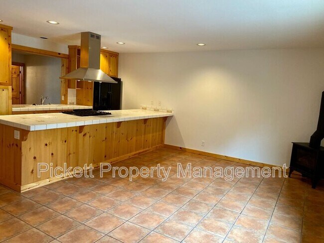 Foto del edificio - 4679 NW Walgren Dr