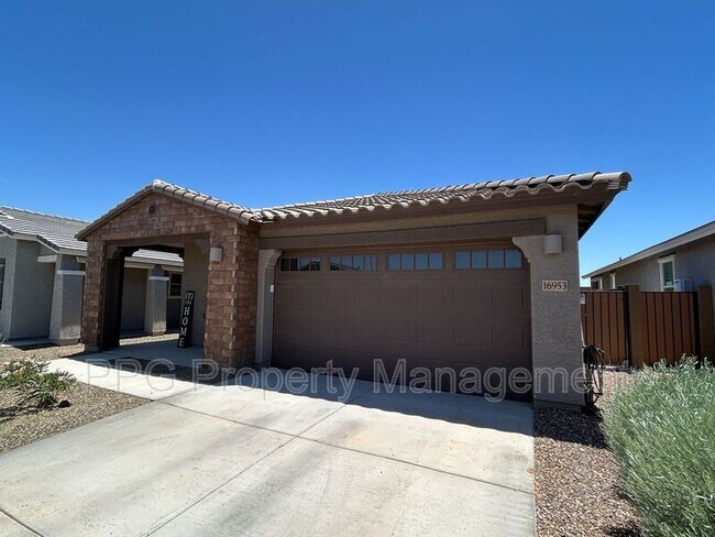 Foto del edificio - 16953 W Royal Palm Rd