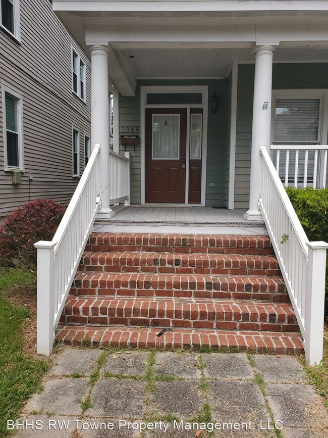 Building Photo - 3 br, 2.5 bath House - 1040 Crawford Parkway