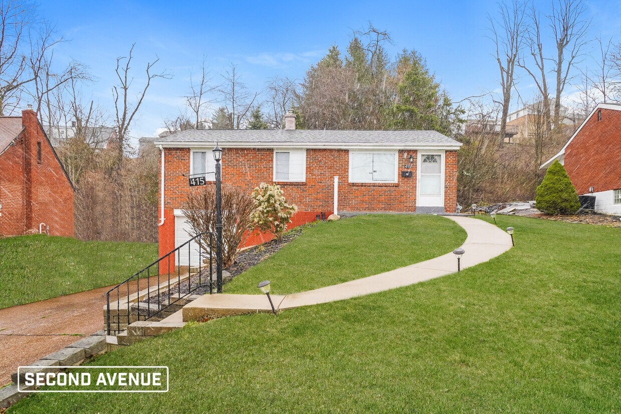 Primary Photo - 415 College Park DR