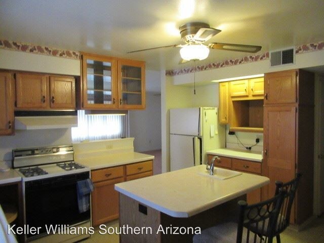 Foto del edificio - 2349 E 19th St