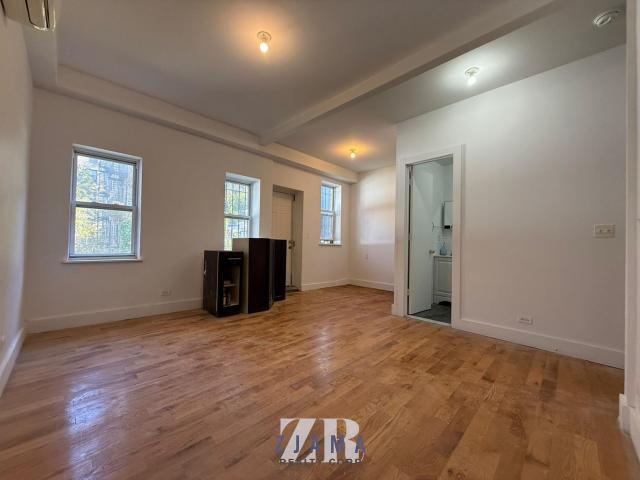 Foto principal - 1 bedroom in Brooklyn NY 11226