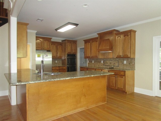 Foto del edificio - 140 Cambridge Woods Drive