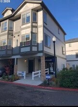 Building Photo - 8879 SW Elena Ln