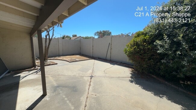 Building Photo - 1611 Cuevas Cir