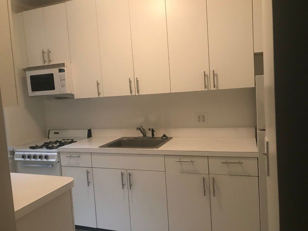 Building Photo - NO Fee studio