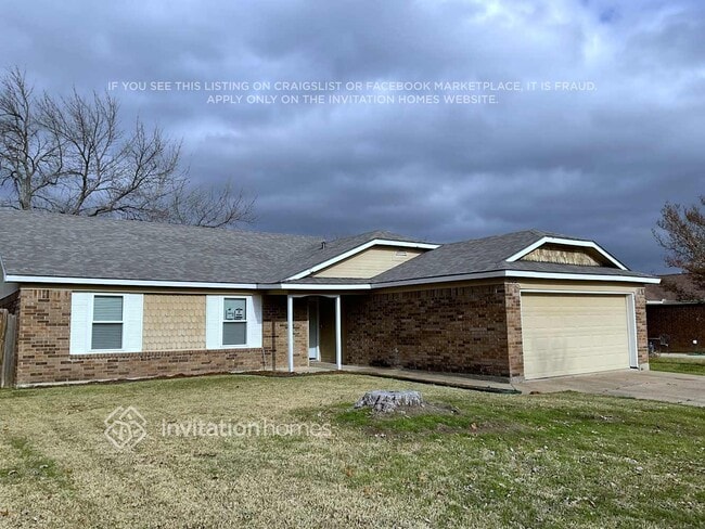 Building Photo - 305 Iberis Dr