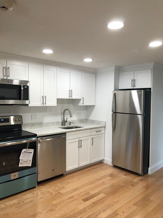 Building Photo - Allston 2 Bed – No Broker Fee – Heat & Hot Water Included – 6/1
