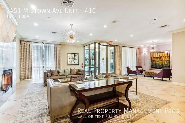 Foto del edificio - 2451 Midtown Ave