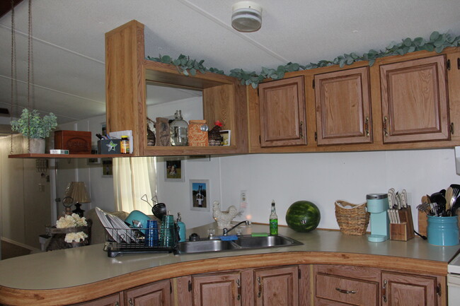 Foto del edificio - 5588 Lake Buffum Rd