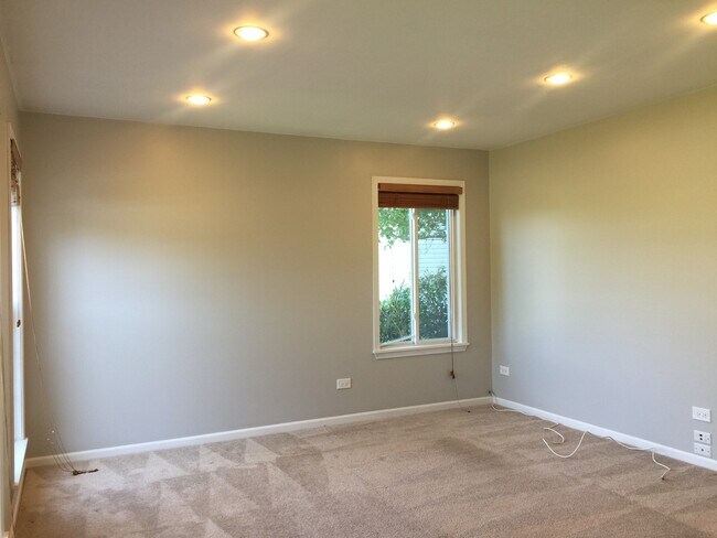Foto del edificio - 1028 Lakewood Cir
