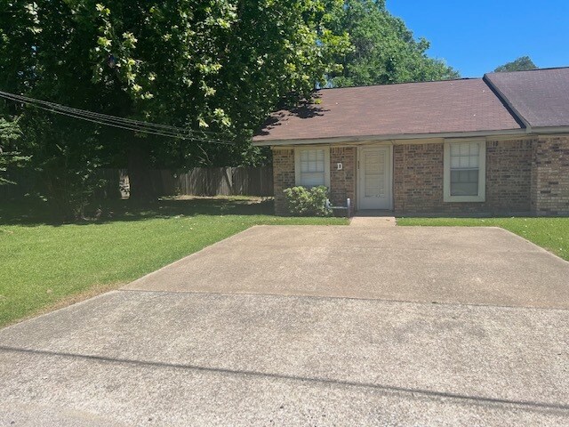 Foto principal - 782 Pinchback Rd