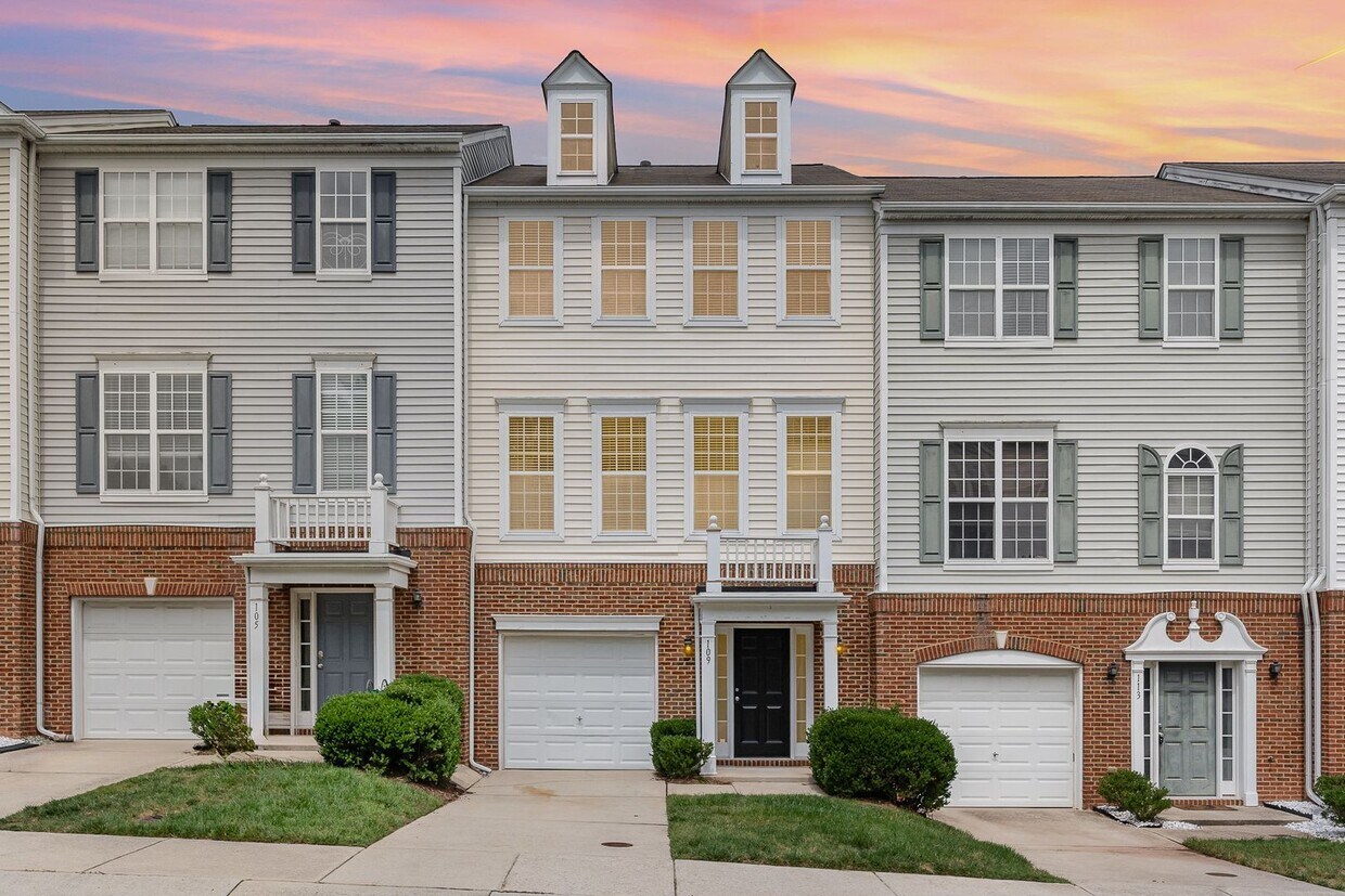 Foto principal - Spacious Townhome in Vibrant Breckenridge ...
