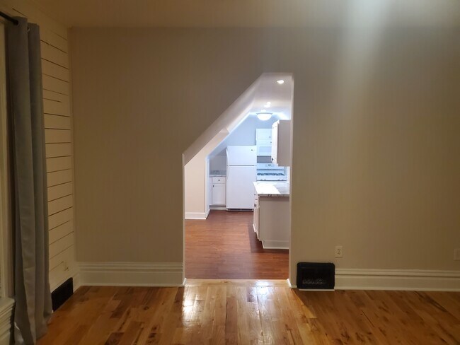 Foto del edificio - 1211 Maple Ave