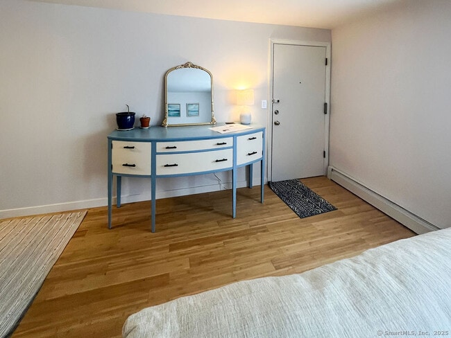 Building Photo - 6 Grandview Dr